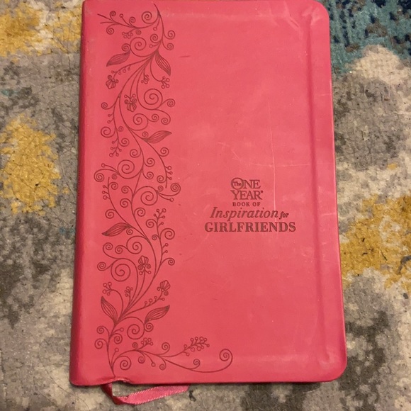 4 Book Bundle!!📚💖 - Picture 5 of 7